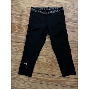 Under Armour sz S, black 3/4 length running leggings very lightly worn